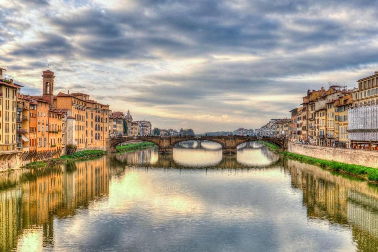 Historic Center Apartment - Next To The River, All Attractions - By LikehomeFirenze Bagian luar foto